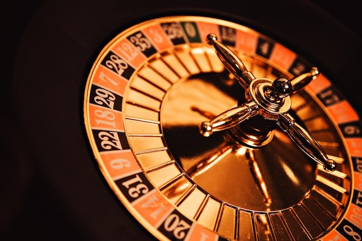 Tampilan permainan Egypt's Book of Mystery dengan simbol dan gulungan slot